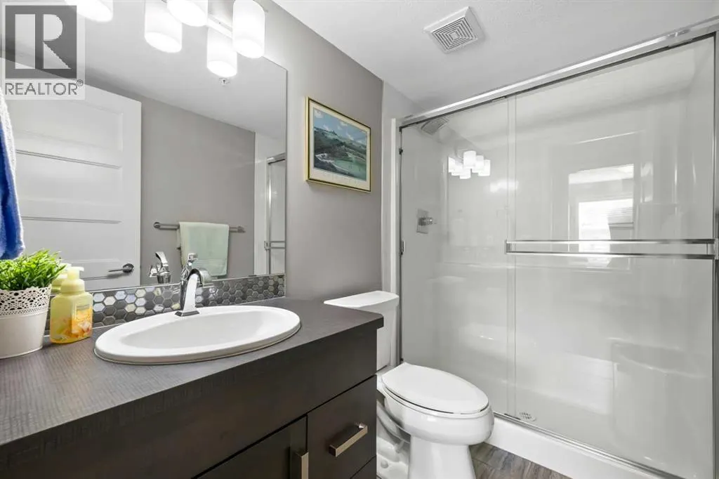 2105, 10 Market Boulevard SE