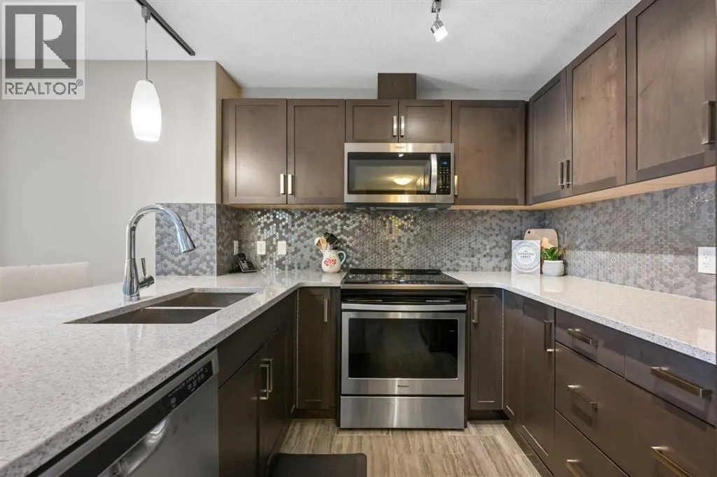 2105, 10 Market Boulevard SE