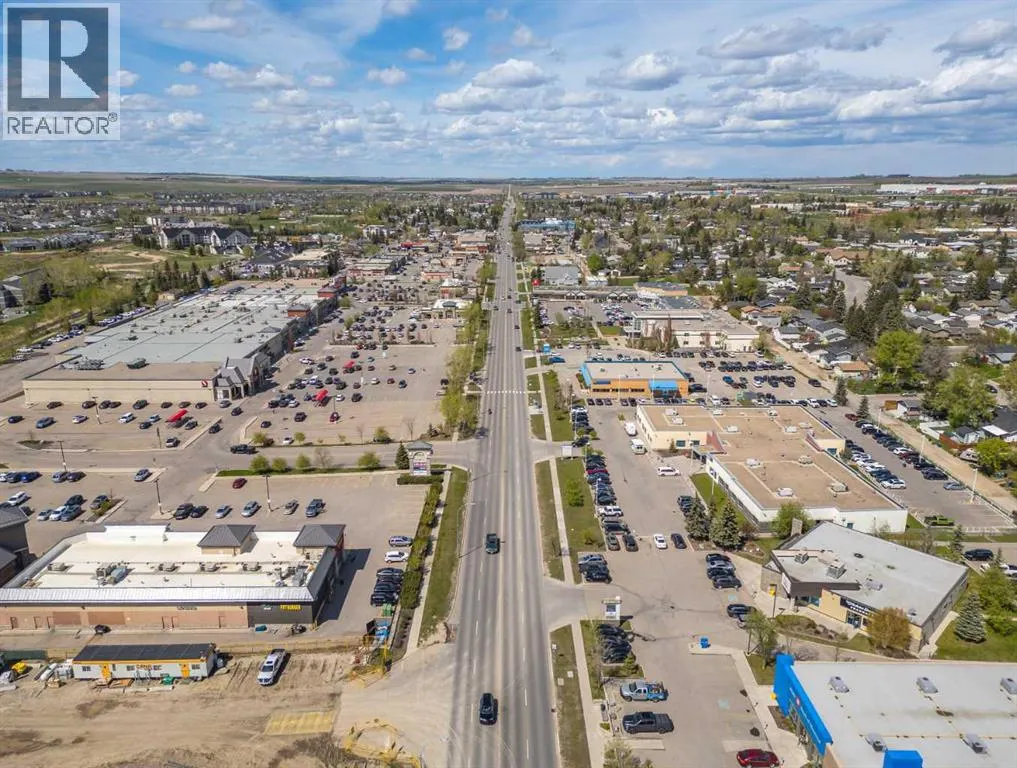 2105, 10 Market Boulevard SE