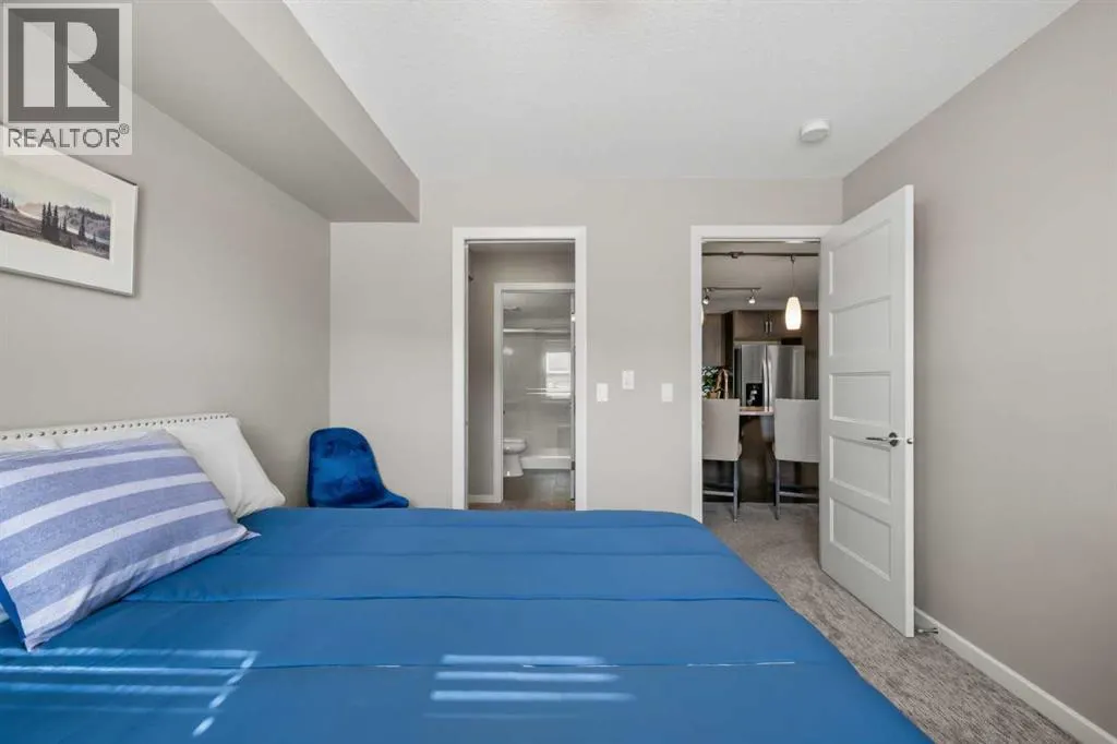 2105, 10 Market Boulevard SE