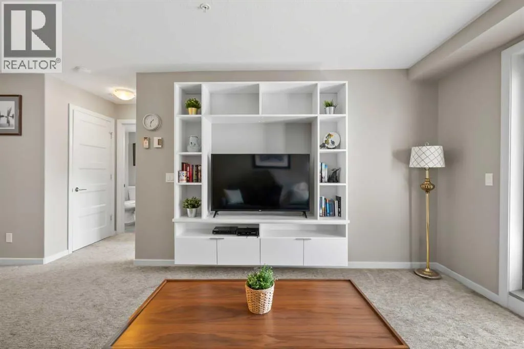 2105, 10 Market Boulevard SE