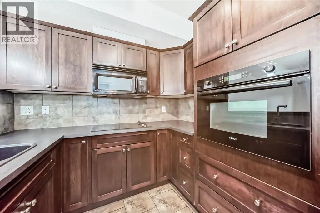 120, 60 Royal Oak Plaza NW