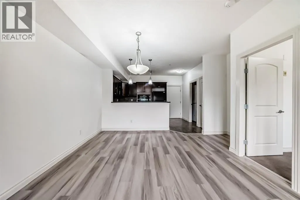 120, 60 Royal Oak Plaza NW