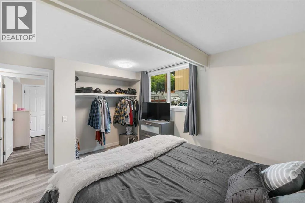 615 Sabrina Road SW