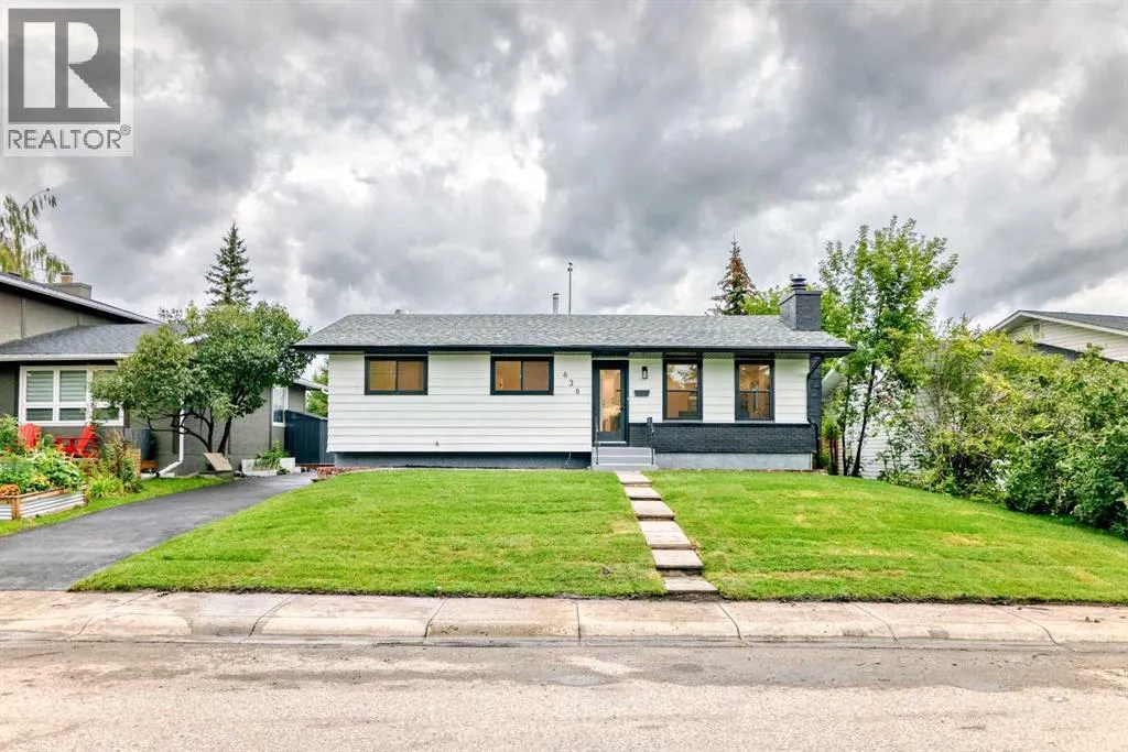 636 Cedarille Way SW