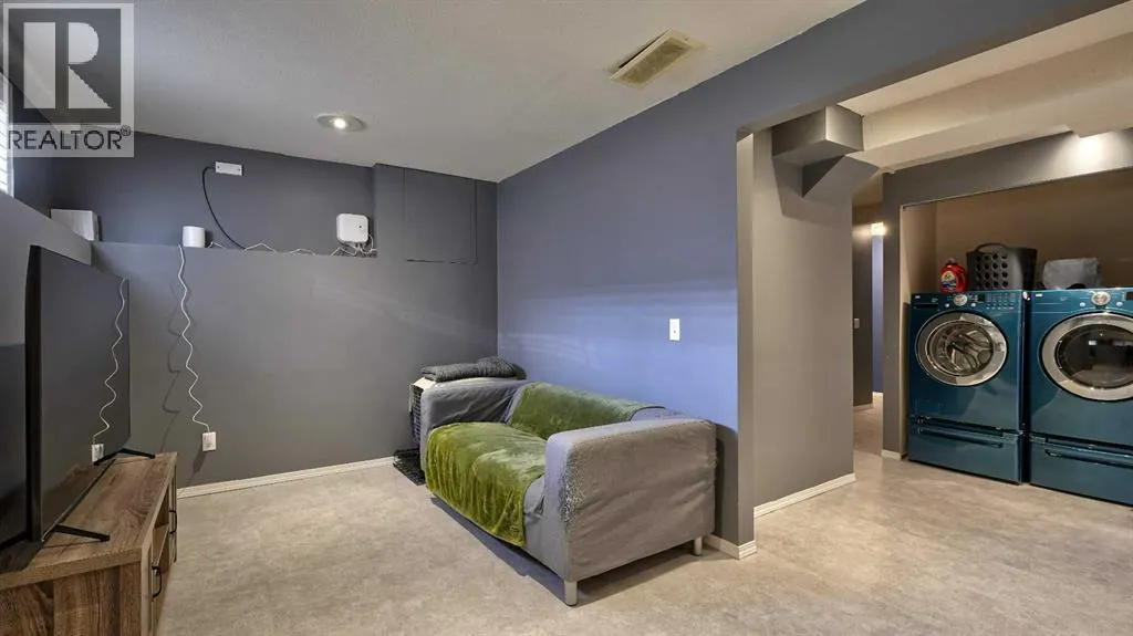 9, 567 Edmonton Trail NE