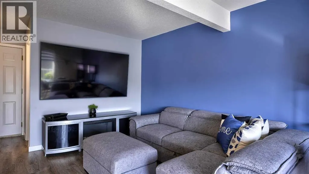 9, 567 Edmonton Trail NE