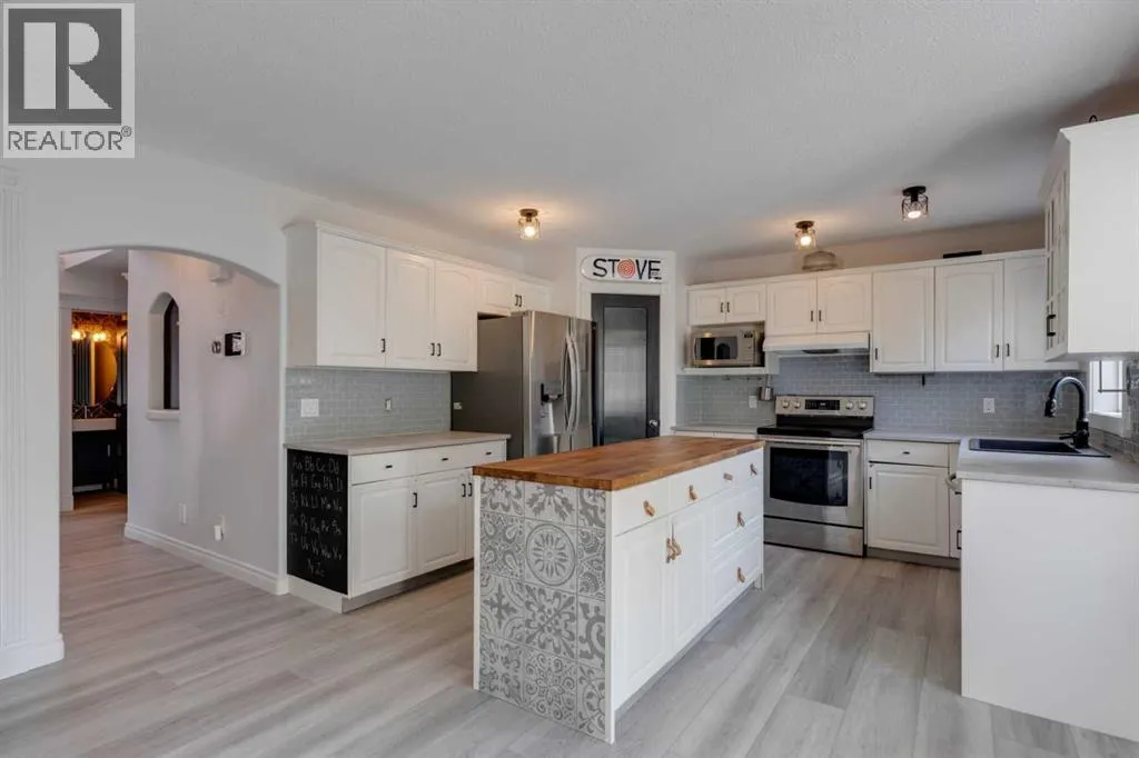 1374 Strathcona Drive SW