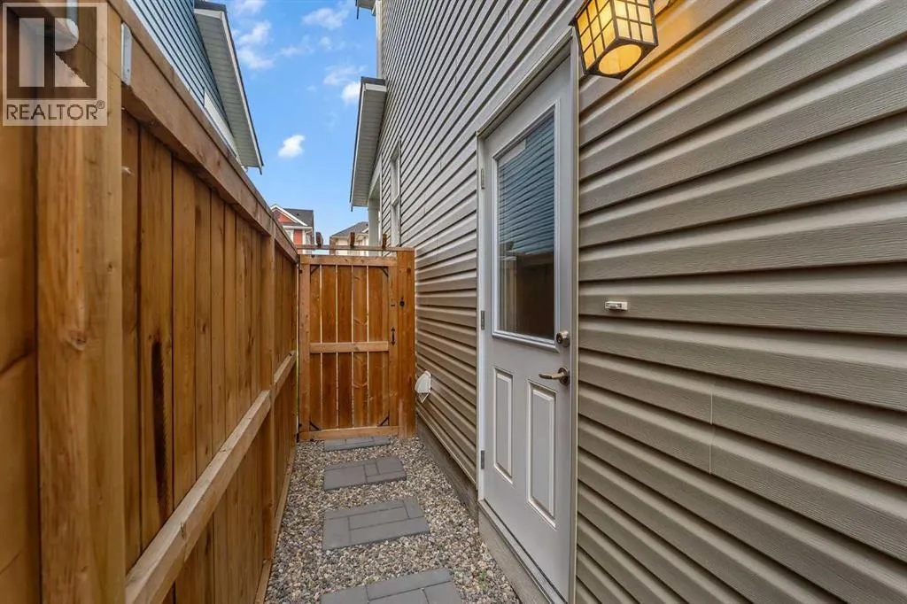 445 South Point Glen SW