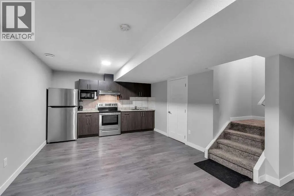 445 South Point Glen SW