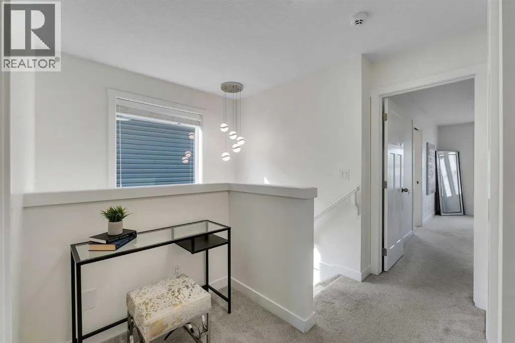 445 South Point Glen SW