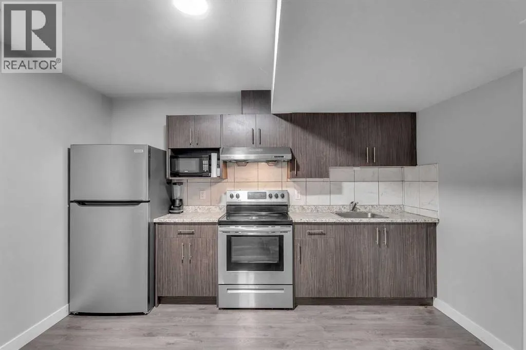 445 South Point Glen SW