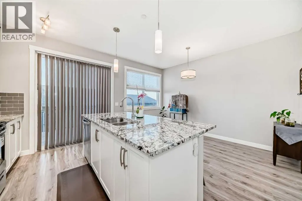 720 Livingston Hill NE