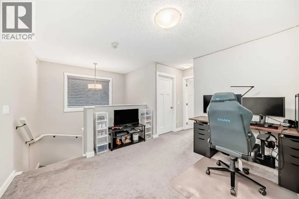 720 Livingston Hill NE