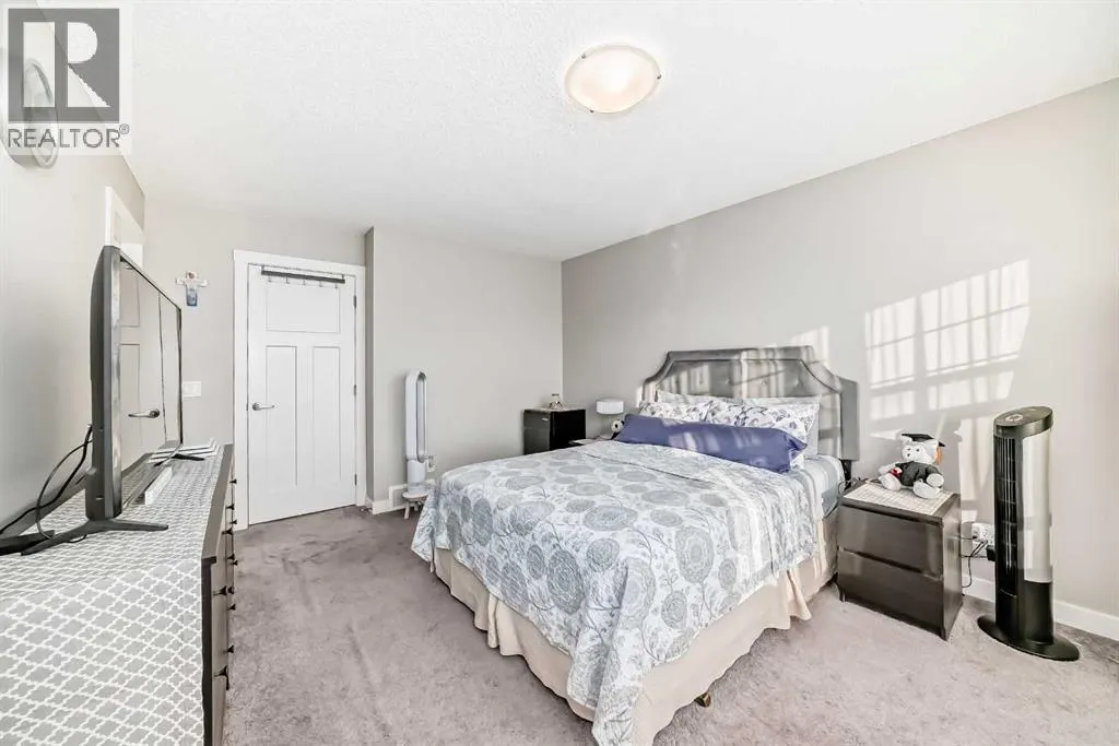 720 Livingston Hill NE