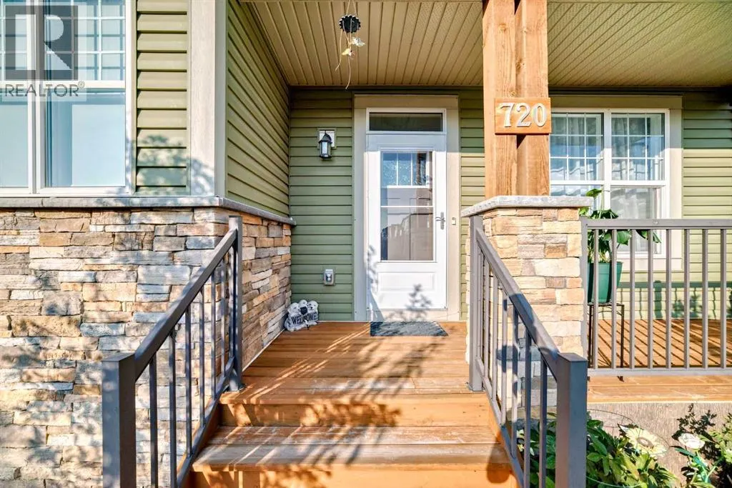 720 Livingston Hill NE