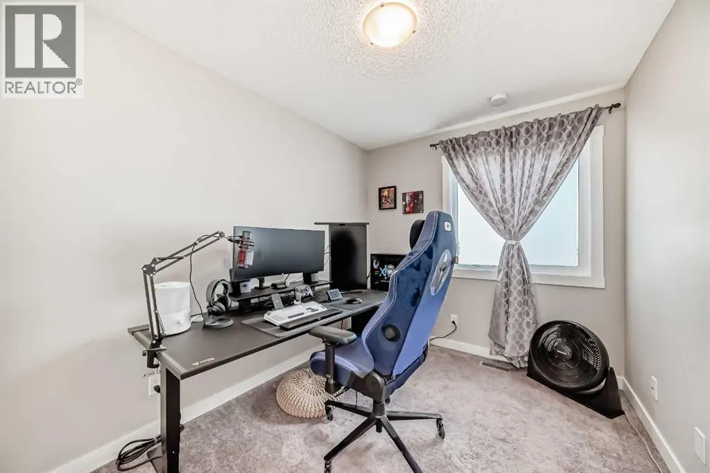 720 Livingston Hill NE