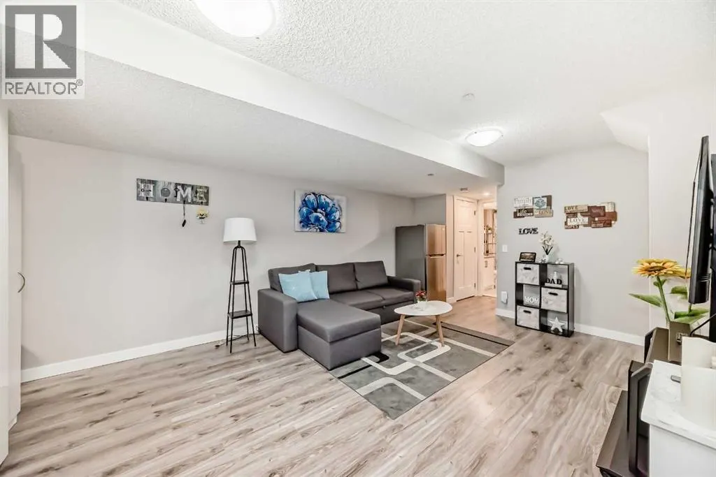 720 Livingston Hill NE