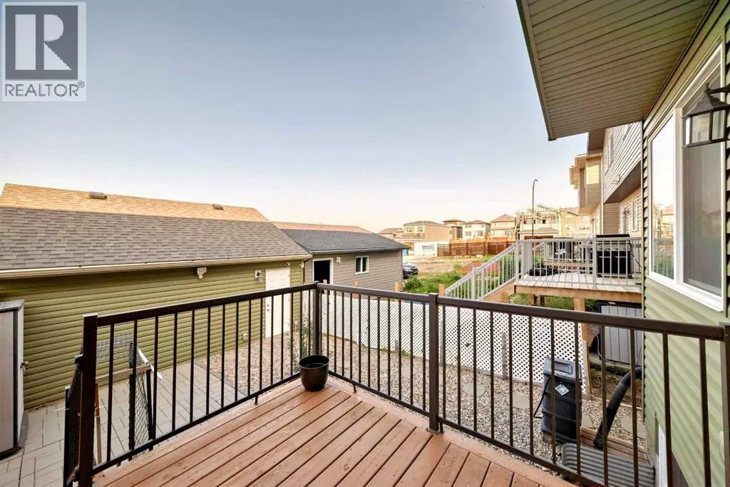 720 Livingston Hill NE