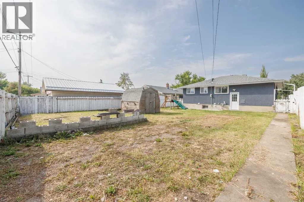 2618 41 Street SE
