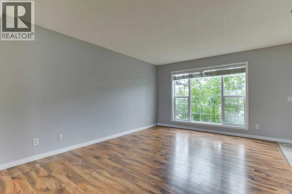 124 Prestwick Villas SE