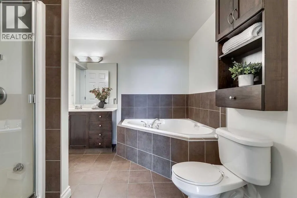 3501, 24 Hemlock Crescent SW