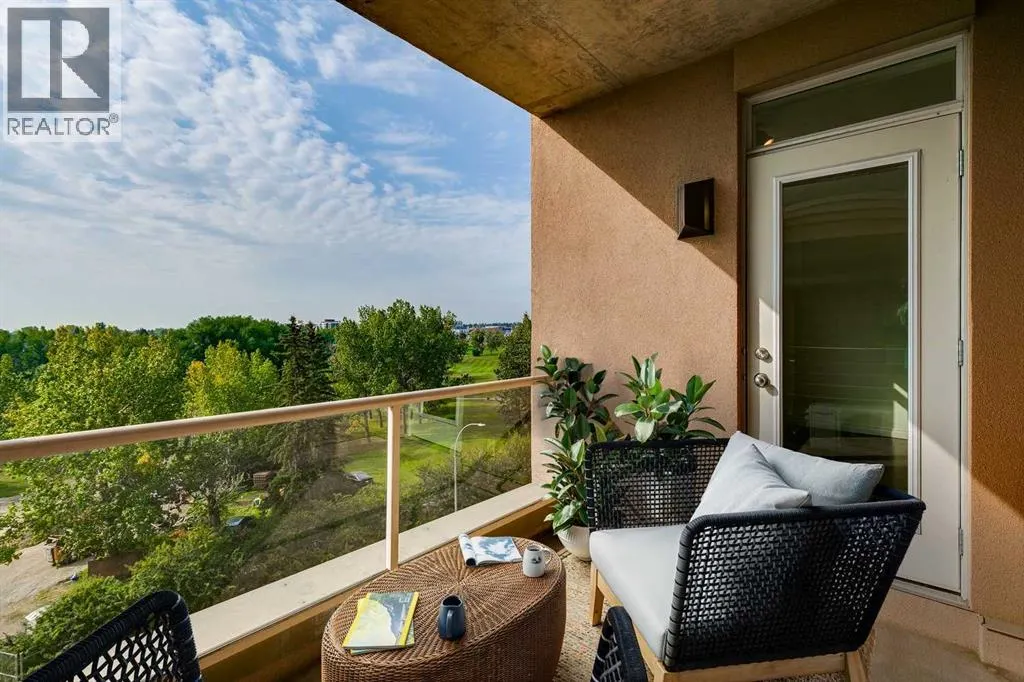 3501, 24 Hemlock Crescent SW