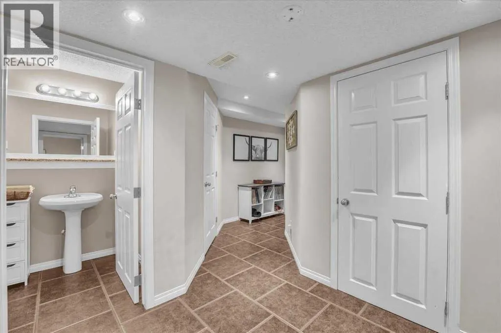 2037 Bridlemeadows Manor SW