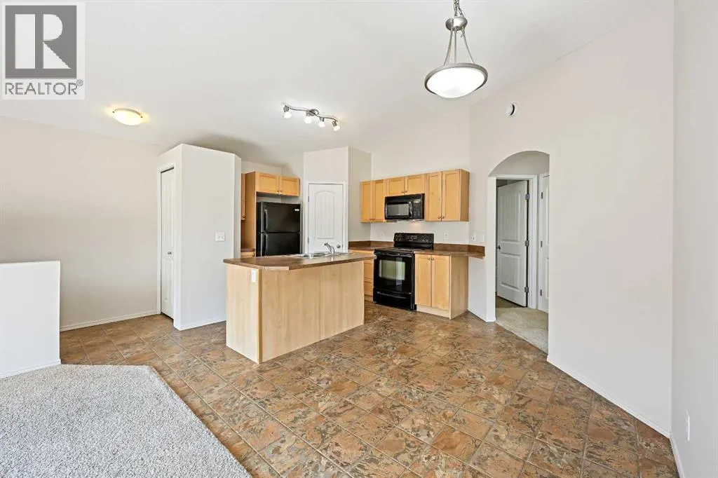 204, 30 Panatella Landing NW