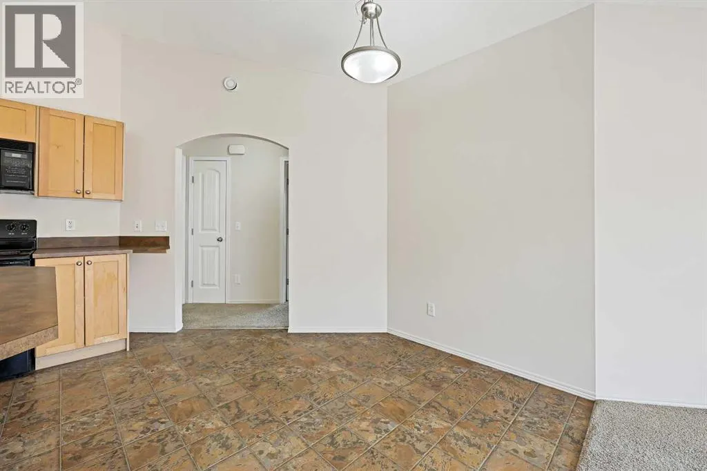 204, 30 Panatella Landing NW