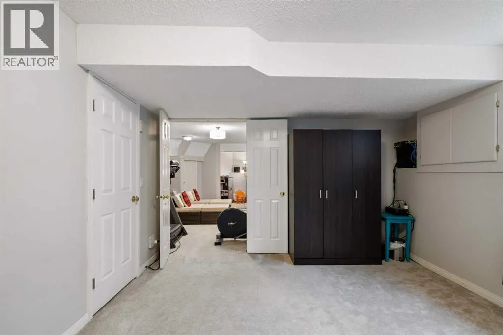 358 Hawkstone Drive NW