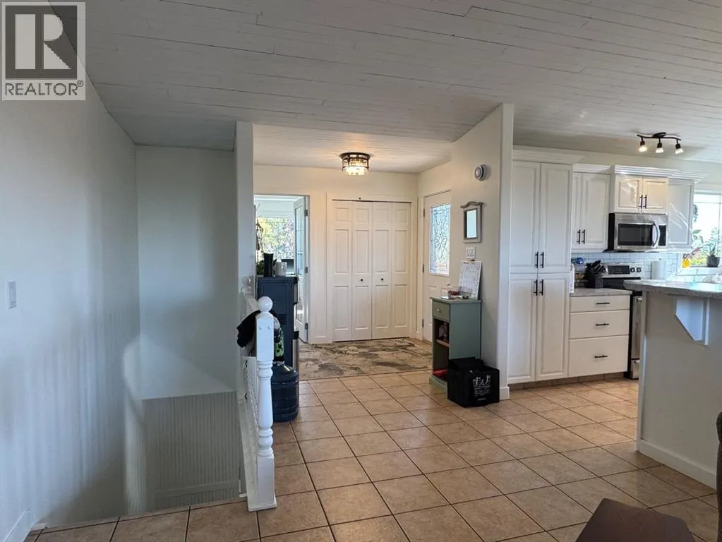 814042 HWY 2