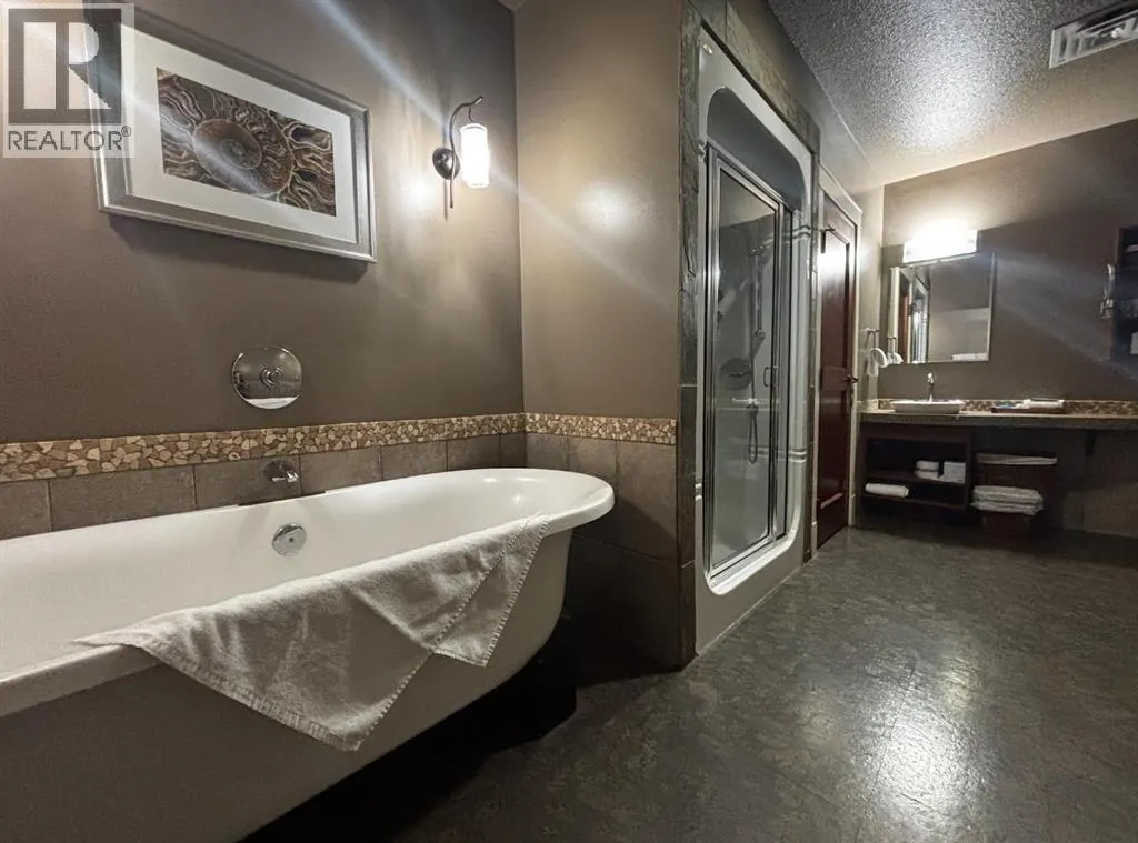 413J, 173 Kananaskis Way