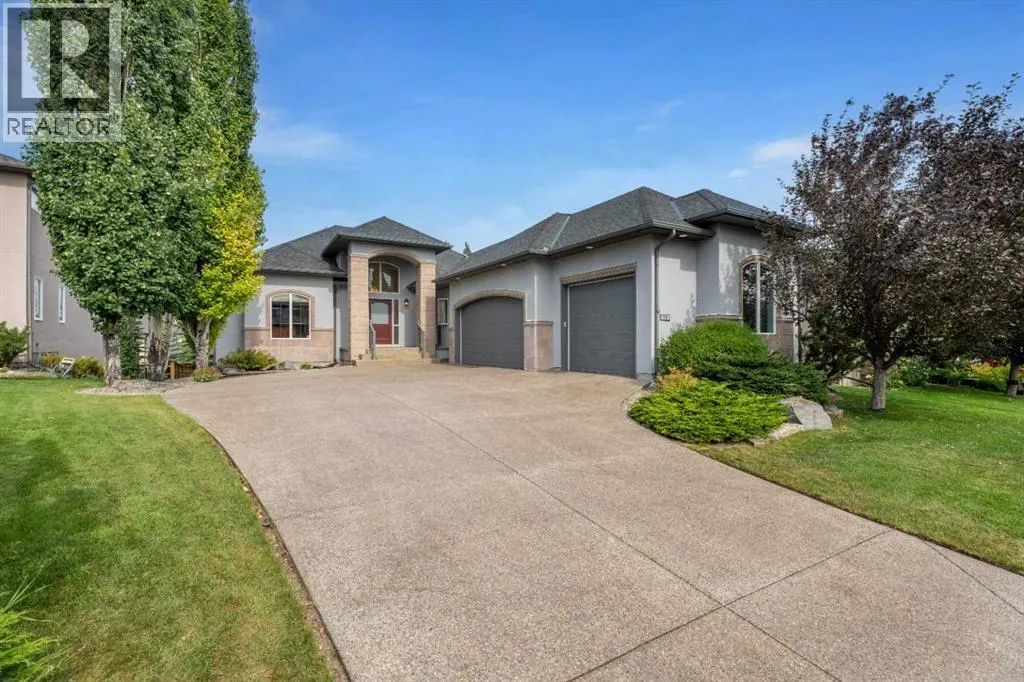 18 Aspen Ridge Way SW