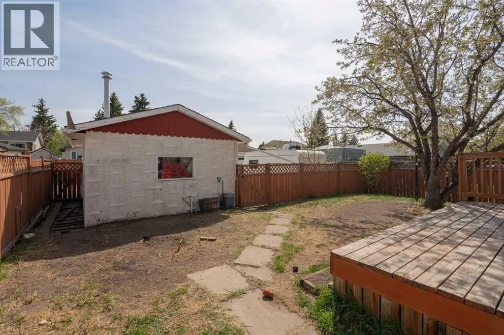 41 Alpine Crescent SE