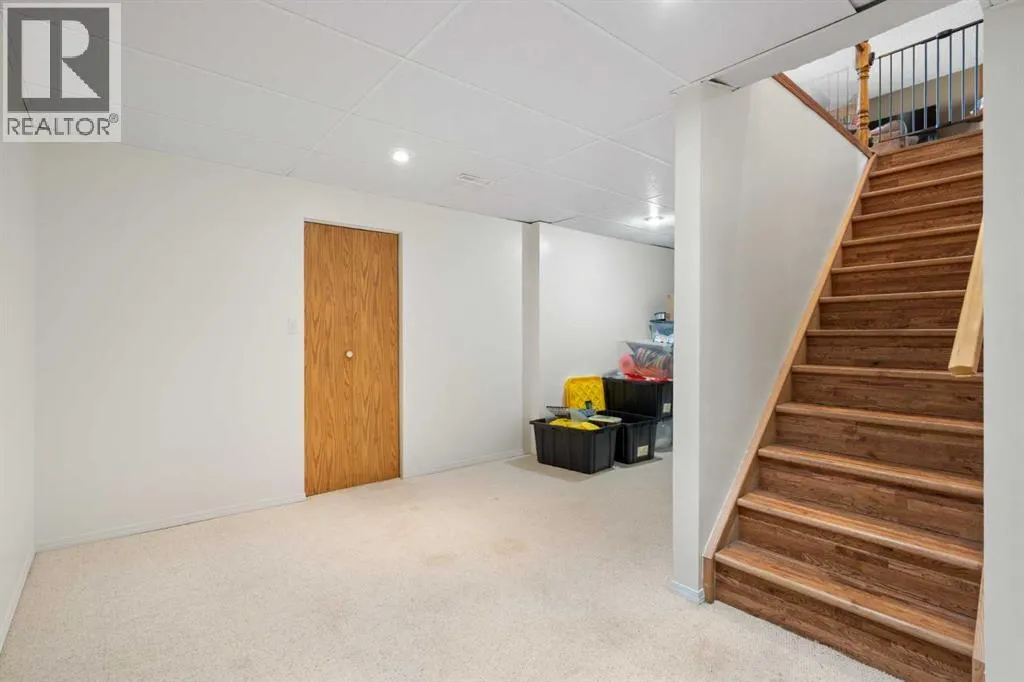 41 Alpine Crescent SE