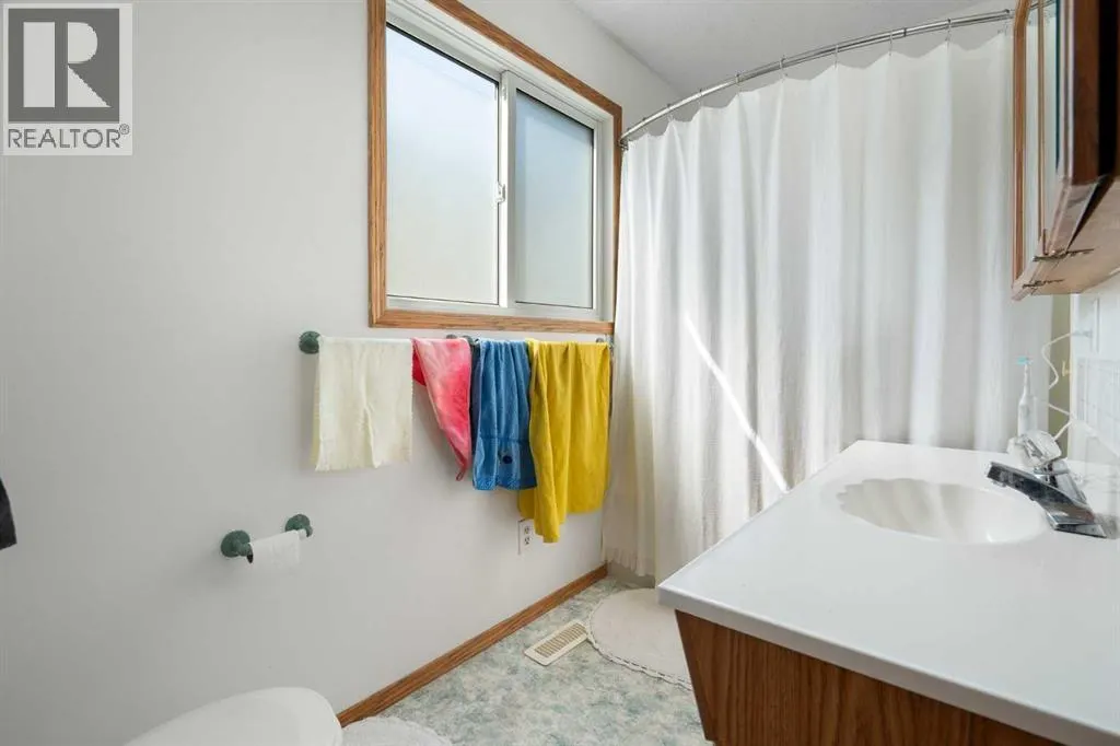 41 Alpine Crescent SE