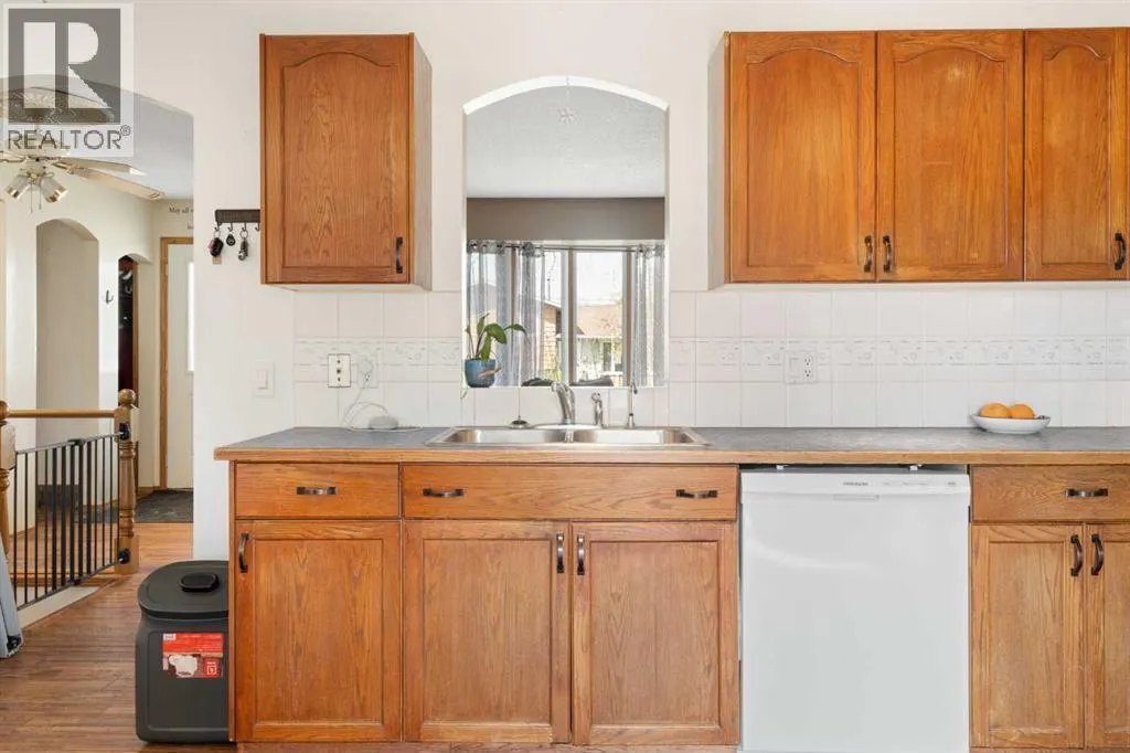 41 Alpine Crescent SE