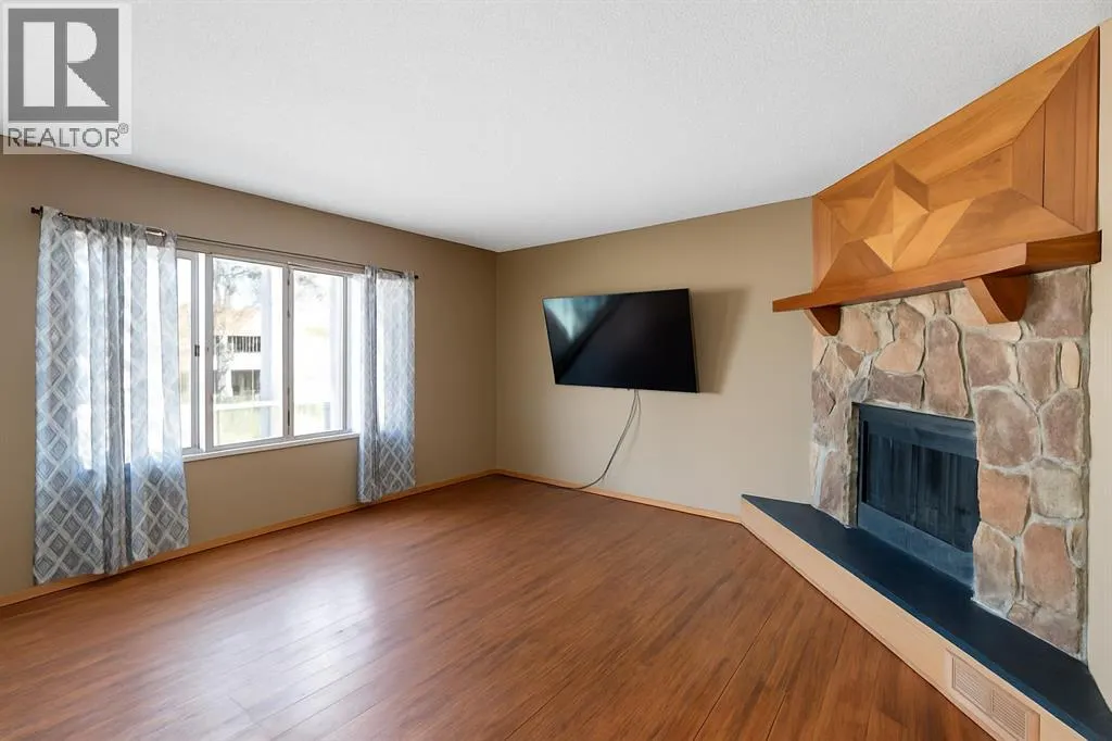 41 Alpine Crescent SE
