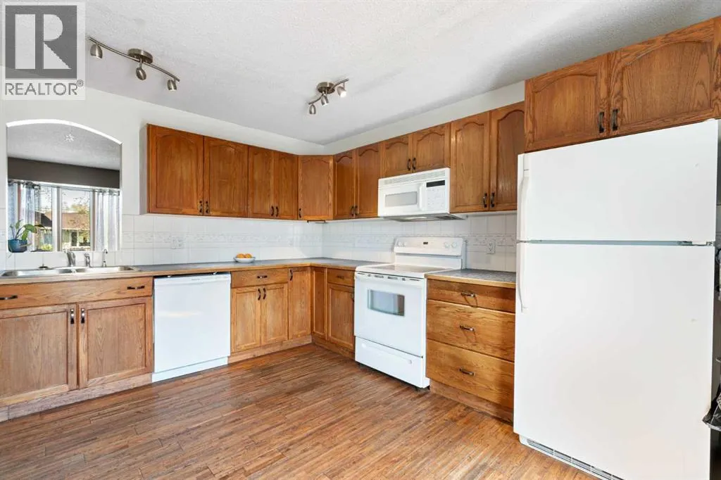 41 Alpine Crescent SE