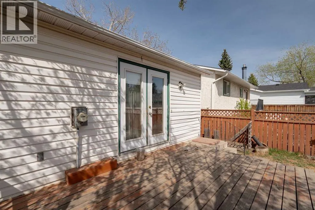 41 Alpine Crescent SE