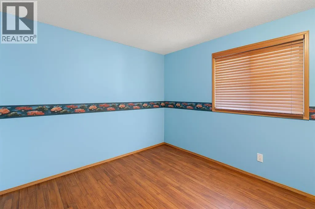 41 Alpine Crescent SE