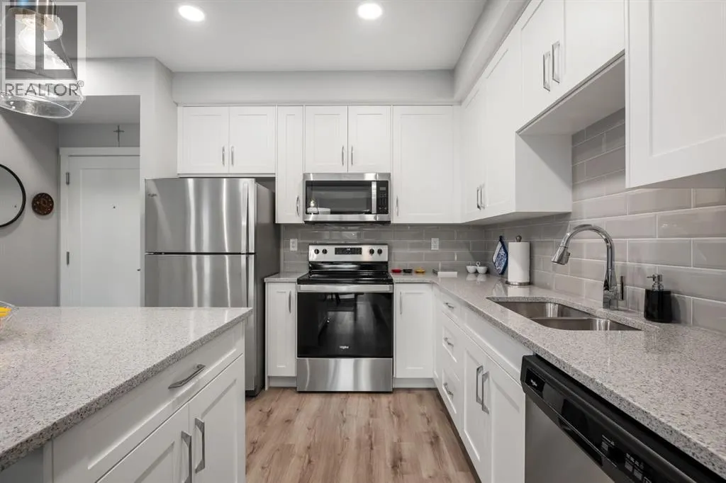 205, 150 Shawnee Square SW