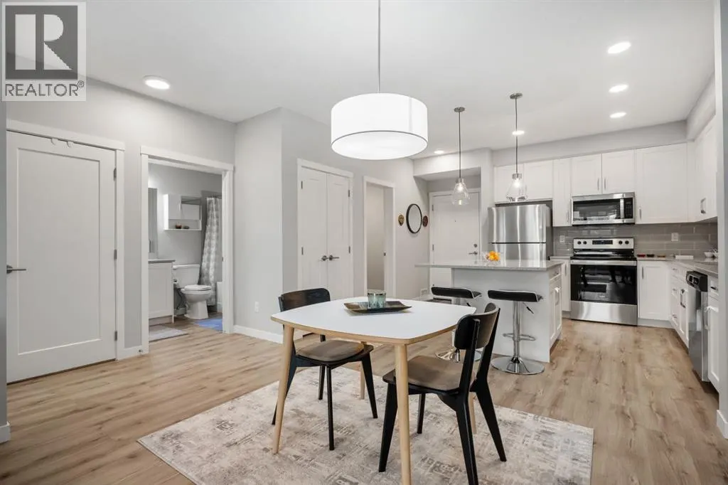 205, 150 Shawnee Square SW