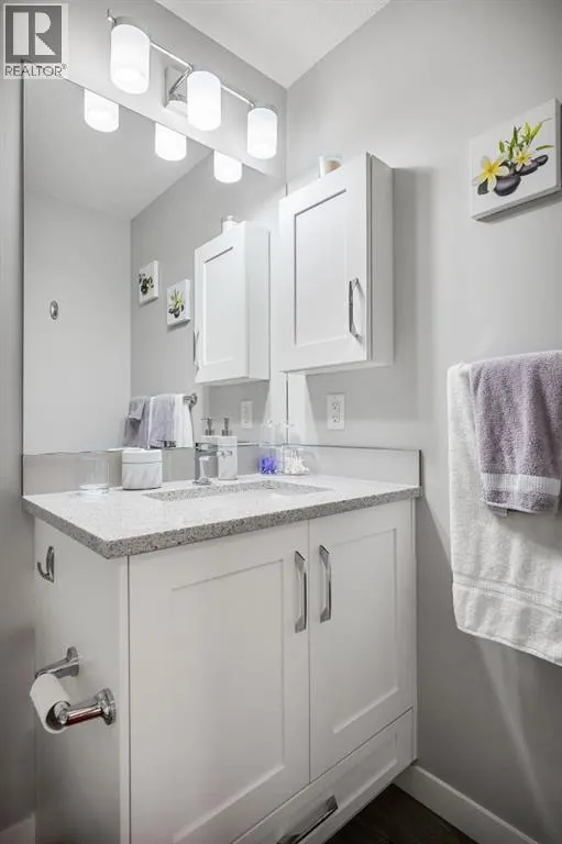 205, 150 Shawnee Square SW