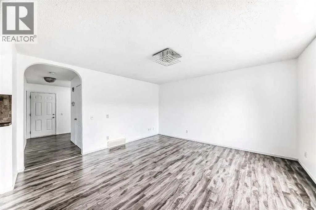 120 SPRINGMERE Grove
