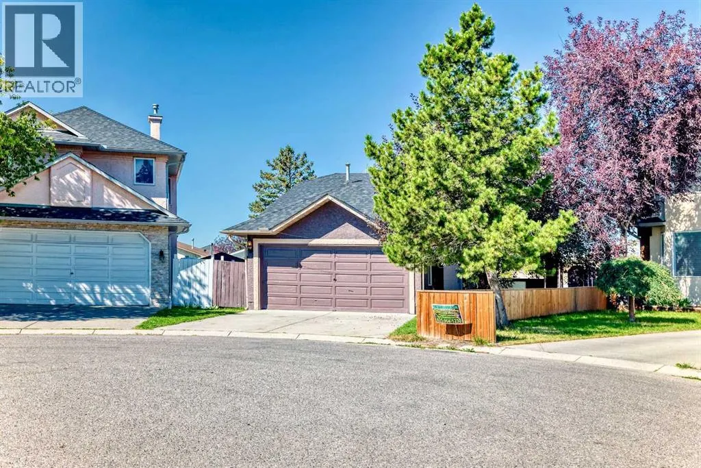 52 MARTINGLEN Place NE