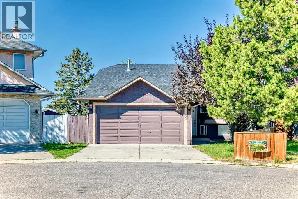 52 MARTINGLEN Place NE