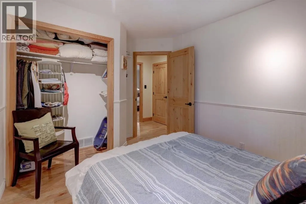 2 Larch Close