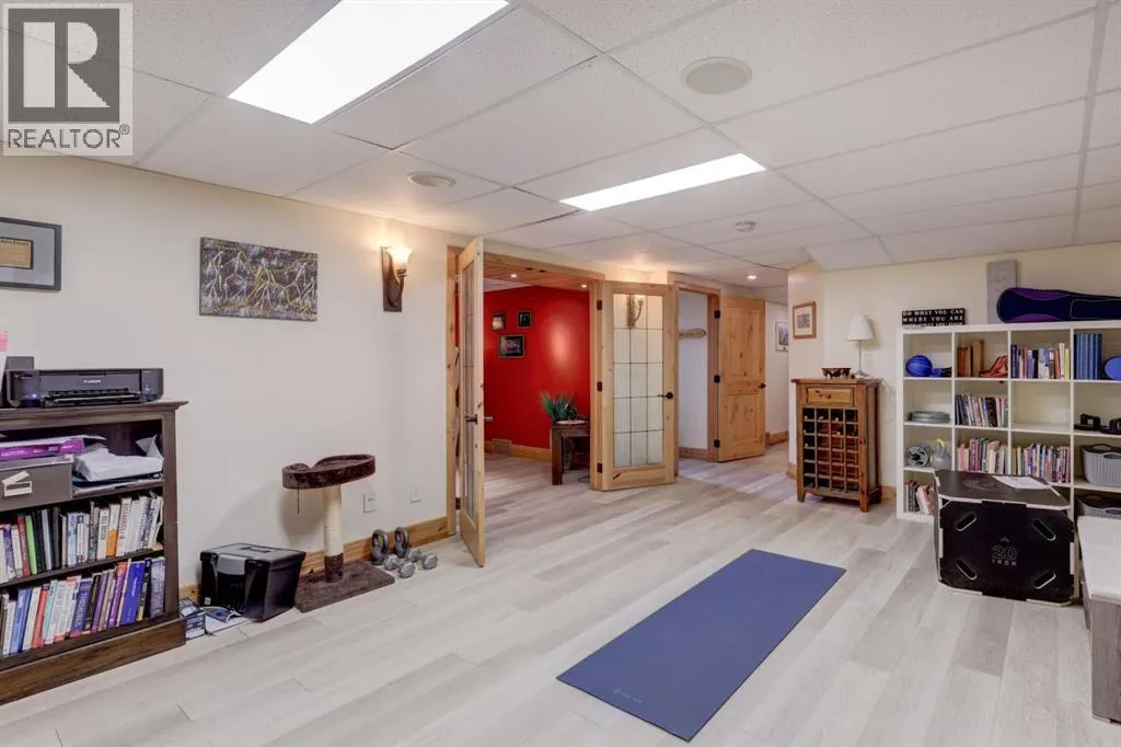 2 Larch Close
